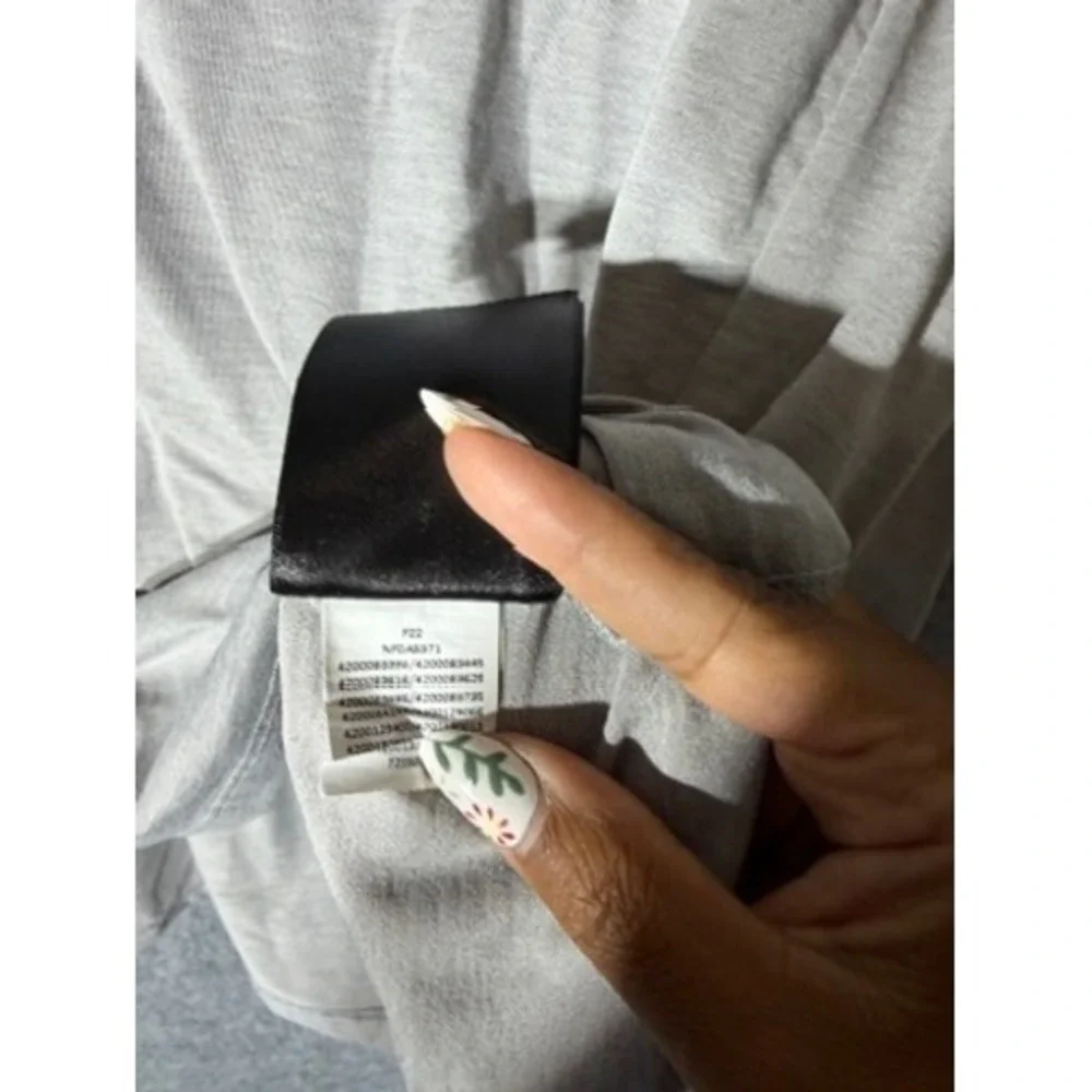 The North Face Mens XL Gray 1/4 Zip Long Sleeve Pullover Shirt NF0A5371 Gorpcore